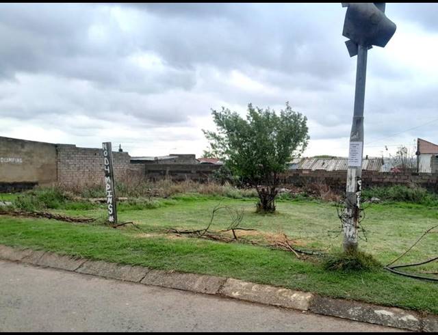 LAND FOR SALE IN NALEDI